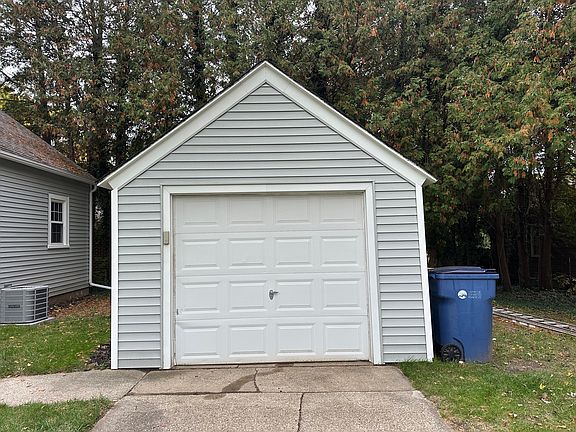 2nd image of 1430 Derby Dr NW