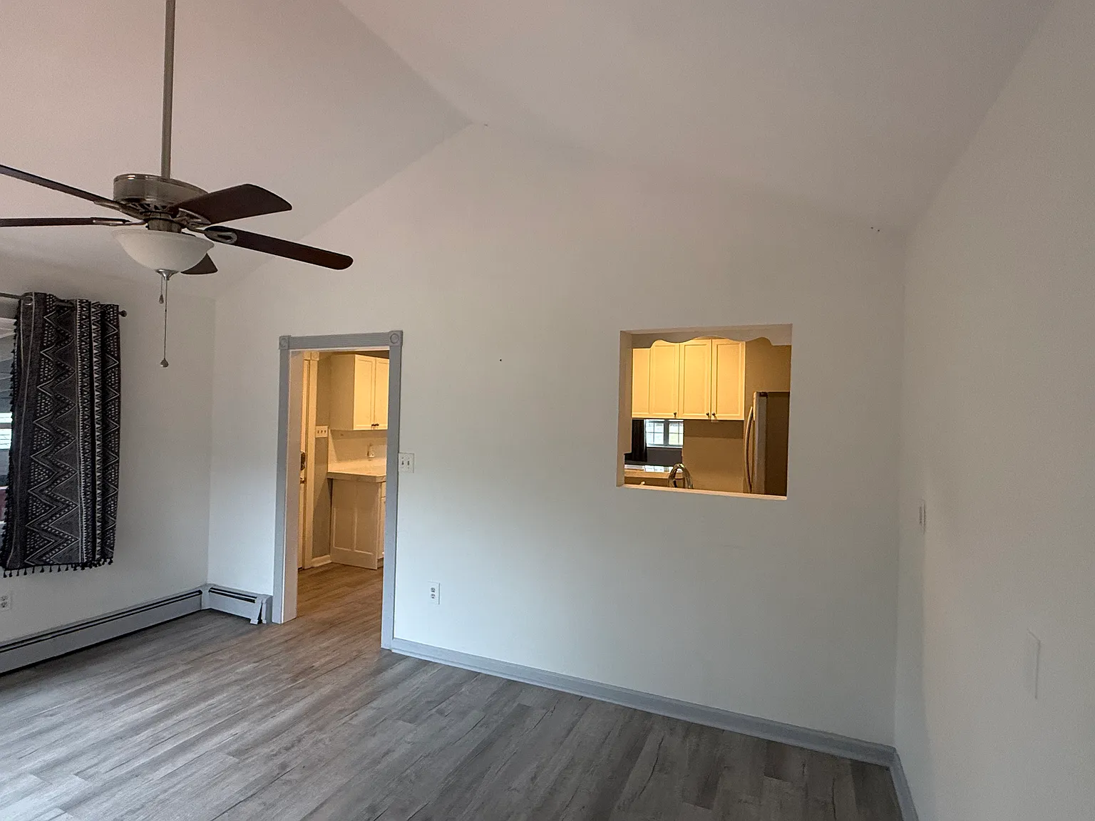 3 bed, 2.5 bath, 1450 sqft, $1,800 — Photo 3