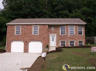 469 Shelbourne Dr, Pittsburgh, PA 15239
