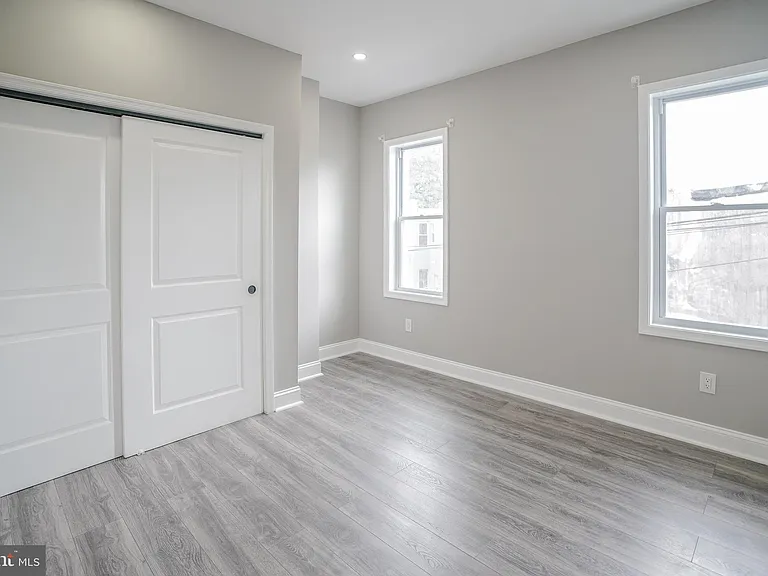 1535 W Seltzer St — Photo 31