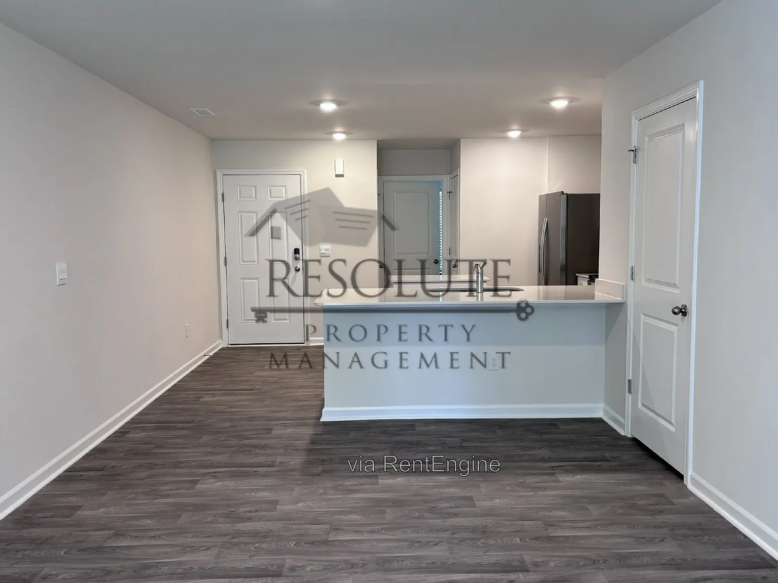 3 bed, 2.5 bath, 1562 sqft, $1,950 — Photo 2