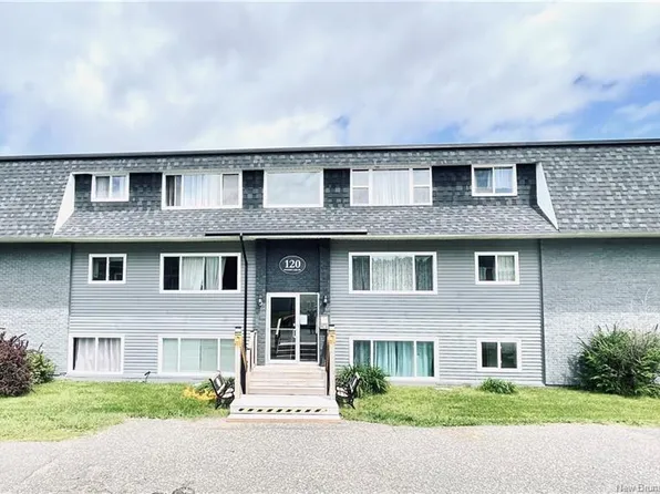 120 Mystery Lake Dr #8, Saint John, NB E2J 3Z5