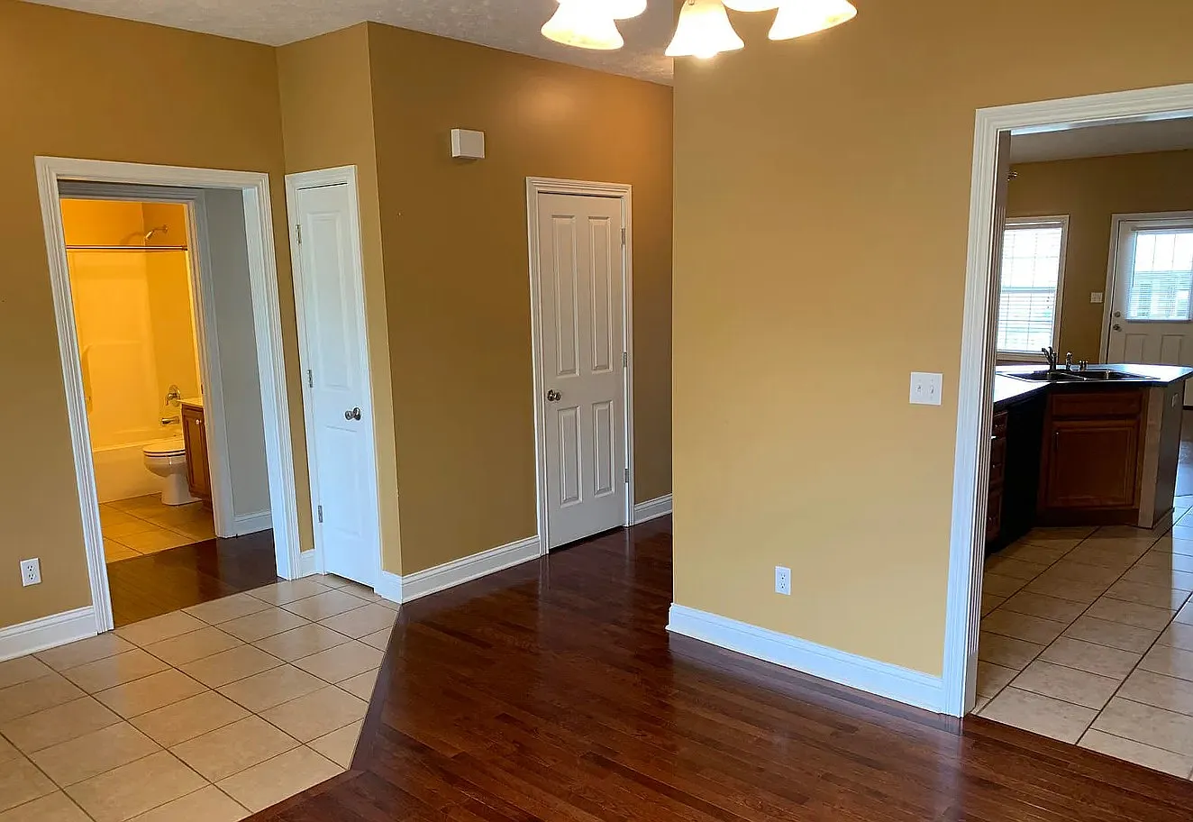 4 bed, 3066 sqft, $2,000 — Photo 3
