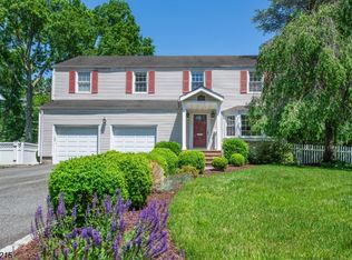 41 Spring Rd, Livingston, NJ 07039