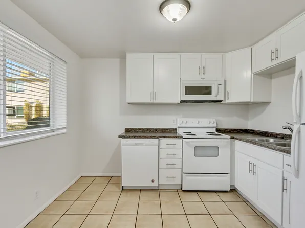 2111 E 3300 S APT B, Salt Lake City, UT 84109