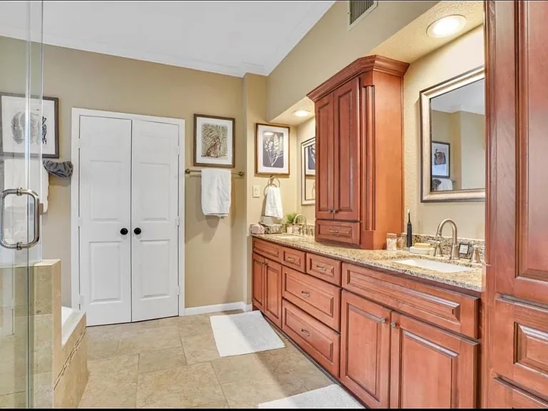 18214 Spruce Creek Dr — Photo 25