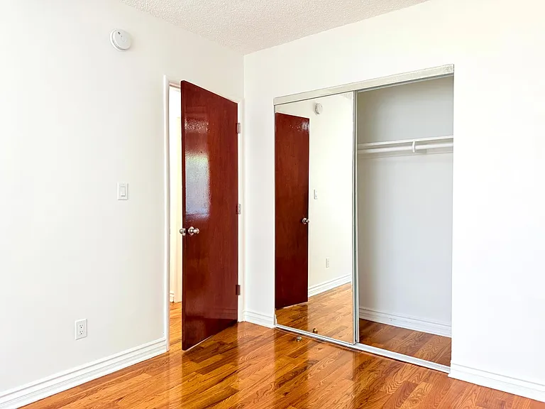 5618 Harold Way — Photo 17