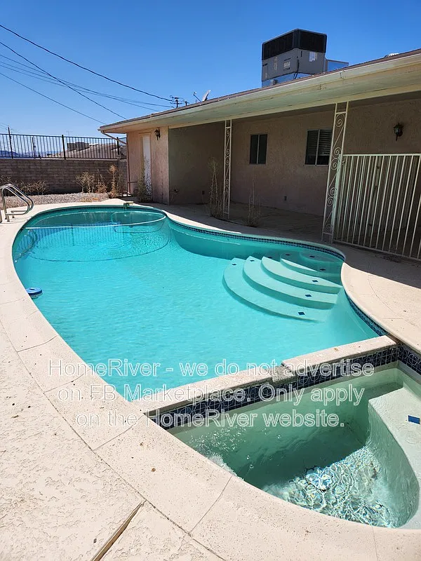 3 bed, 3.0 bath, 1872 sqft, $2,300 — Photo 1