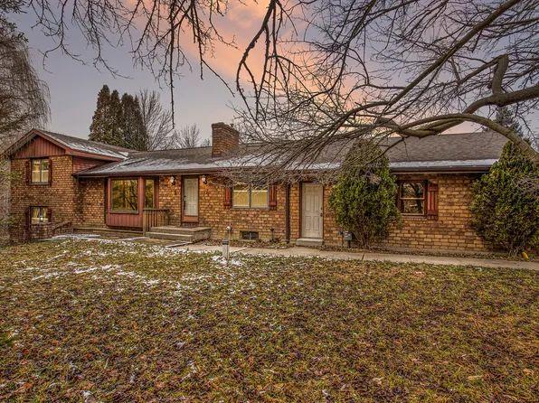 1851 Jackson St, Hudsonville, MI 49426