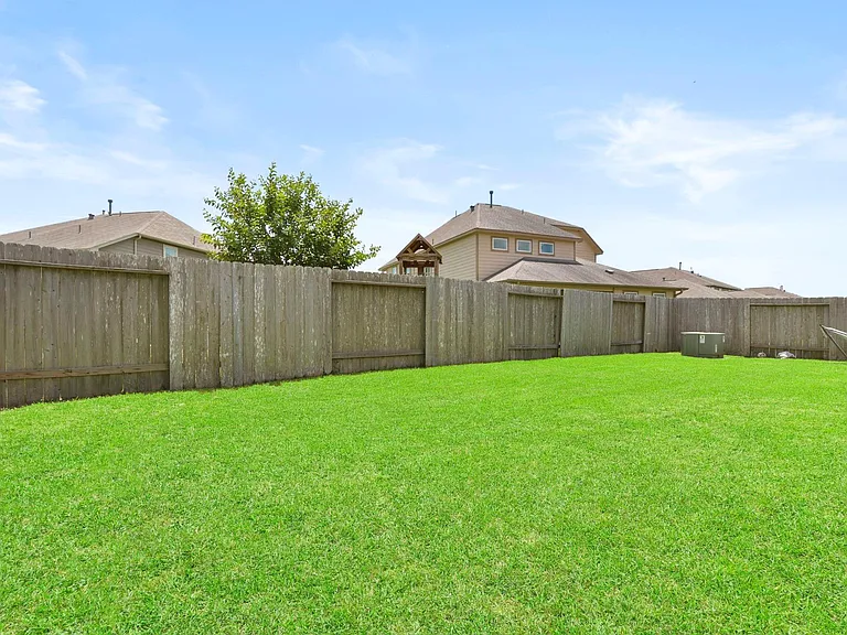 3011 Tandem Ct — Photo 28
