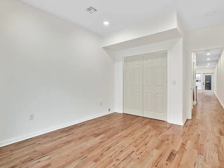 300 Halladay St #1 — Photo 3