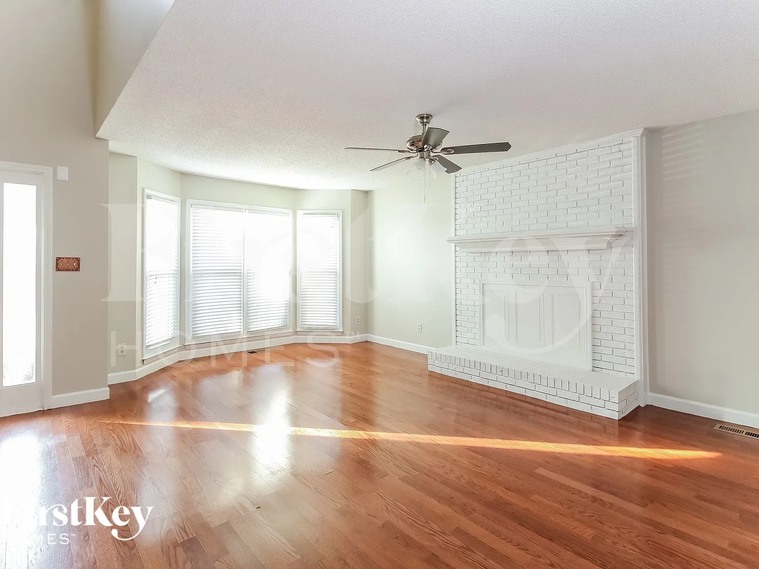 3 bed, 2.5 bath, 2143 sqft, $2,525 — Photo 2