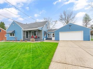 321 Hillcrest Ave, Hubbard, OH 44425