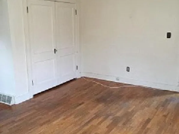 521 S 7th St APT 1, Leavenworth, KS 66048