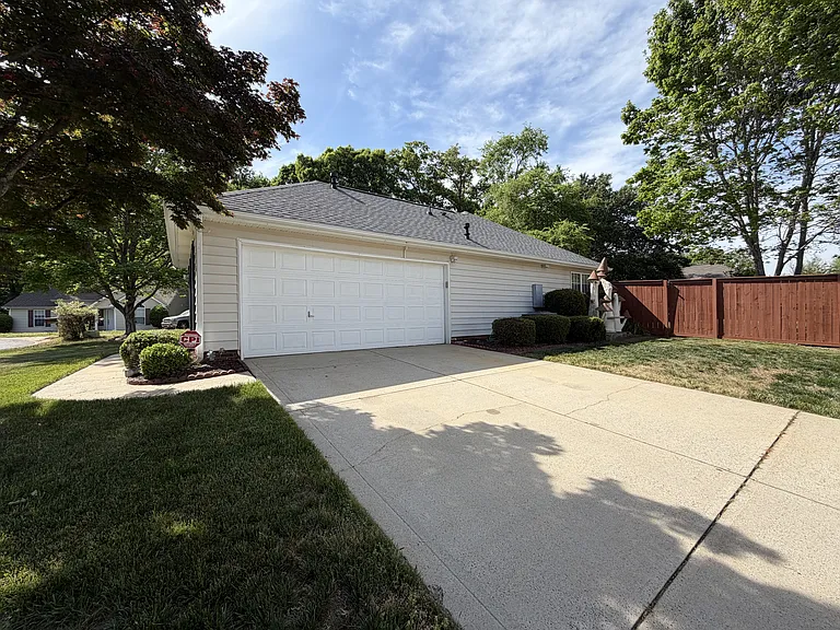 7514 Starvalley Dr — Photo 22