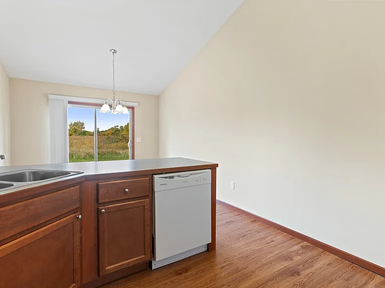 Perry Creek Townhomes - Midland, MI — Photo 5