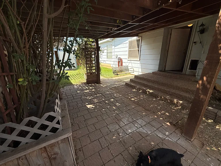 4709 Auburn St — Photo 4