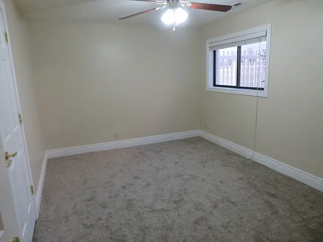 184 Country Club Dr — Photo 10