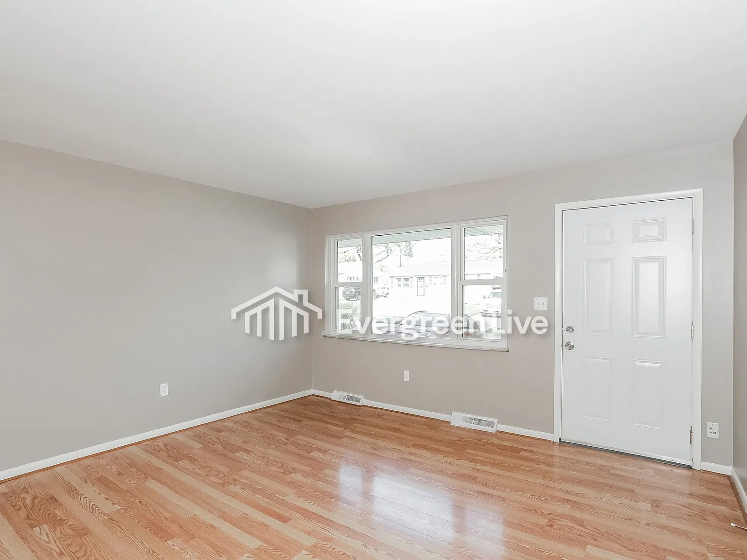 3 bed, 2.0 bath, 950 sqft, $1,545 — Photo 3