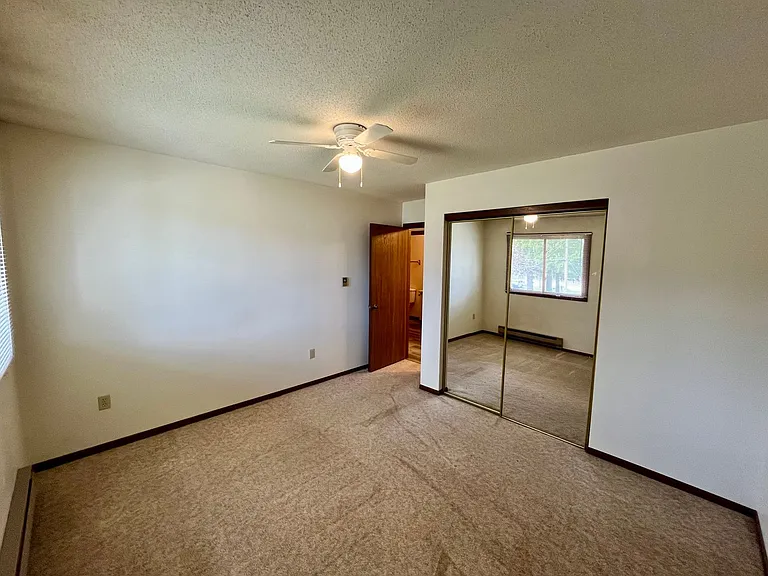 806 S State St — Photo 18
