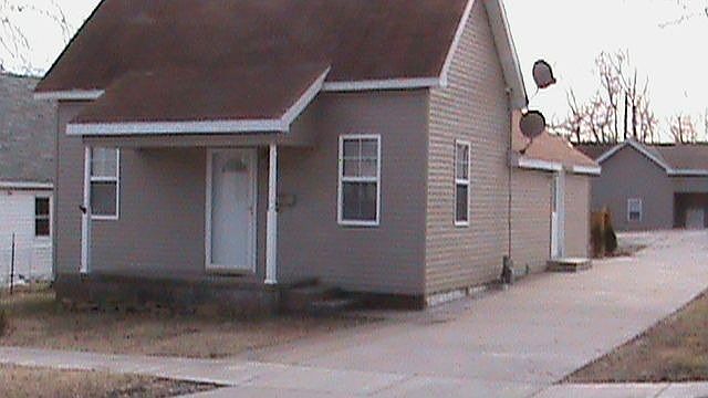 2nd image of 214 Williams St