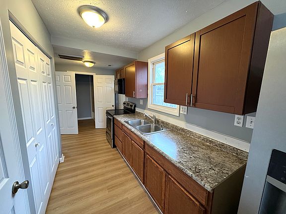 5th image of 1461 N Denny St