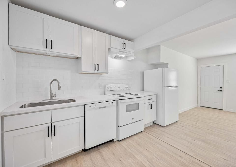 1st image of 6811 Del Rio St APT 9