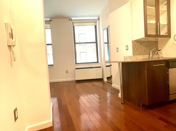 1 Wall Street Court image 1 of 6