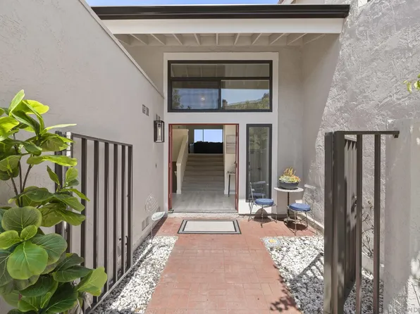 6567 Caminito Catalan, La Jolla, CA 92037