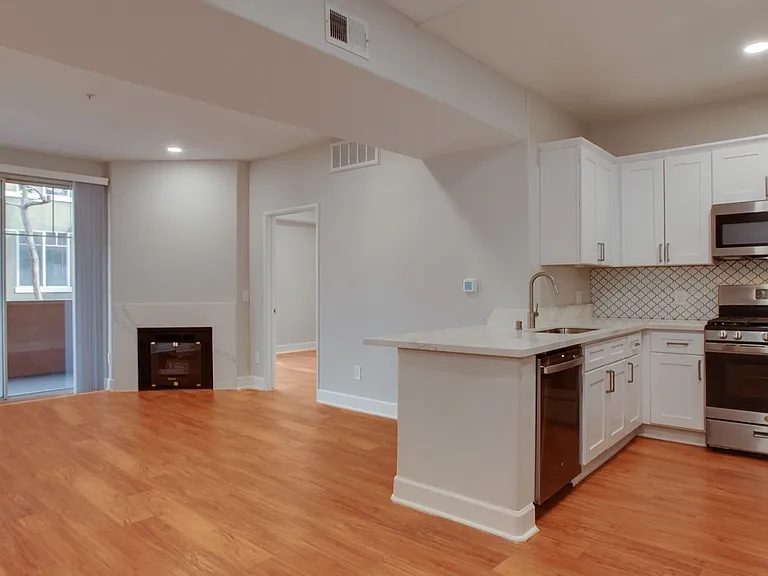 5550 W 6th St #3-323 — Photo 2