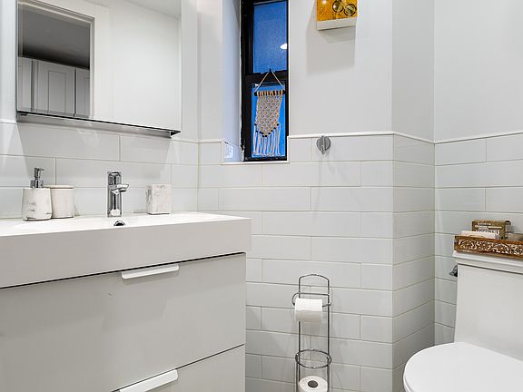 3rd image of 236 E 24th St APT 4D