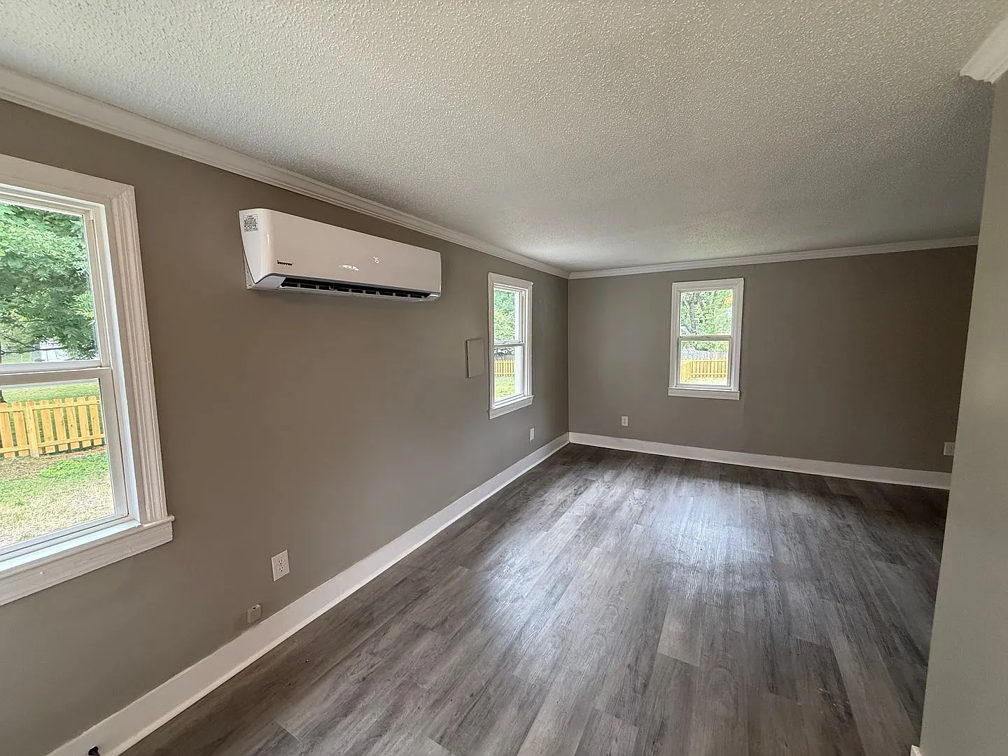 For Rent Rural Hall — Photo 2