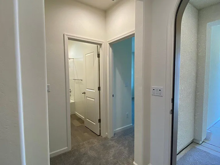 2100 Descanso Ave — Photo 22