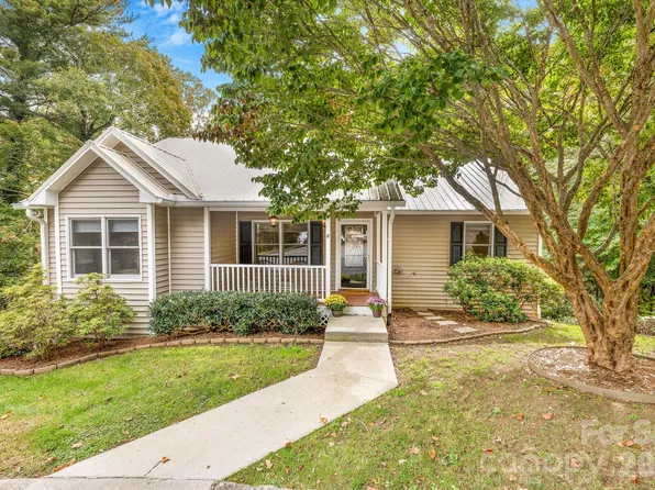 2 Maybury Pl, Arden, NC 28704