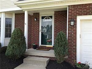 2nd image of 4372 Manor Ln