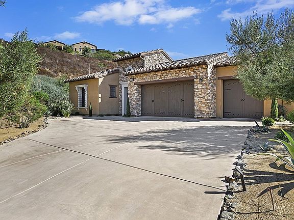 4th image of 29574 Welk Highland Dr