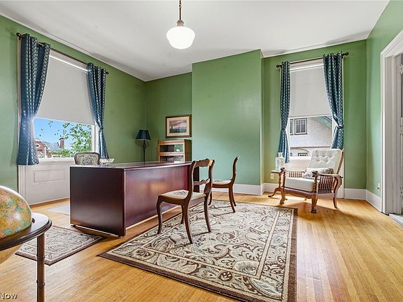 24th image of 1435 Market Ave N