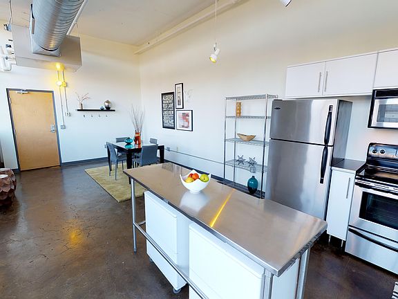 4th image of 500 Robert St #720