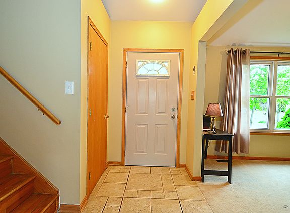2nd image of 2115 Lolo Pass Dr