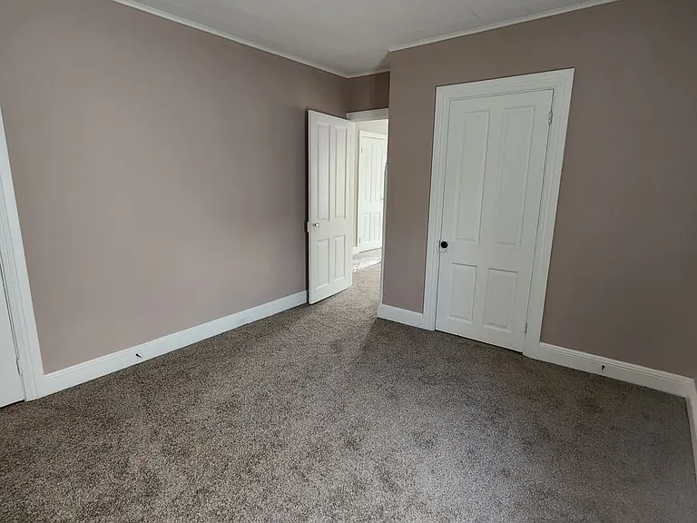 46 S Pine St — Photo 9