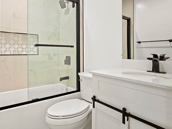 2nd image of 2561 W Avenue 30 #I