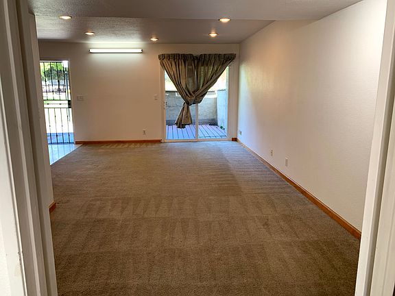 4th image of 2309 Meadowmont Dr