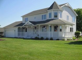 200 Lueders Rd, Prairie Du Sac, WI 53578