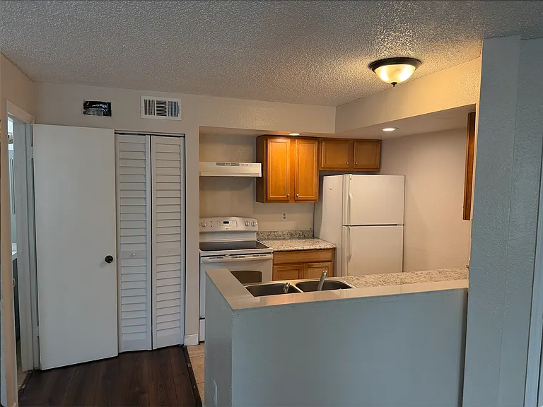 5773 Gatlin Ave — Photo 2