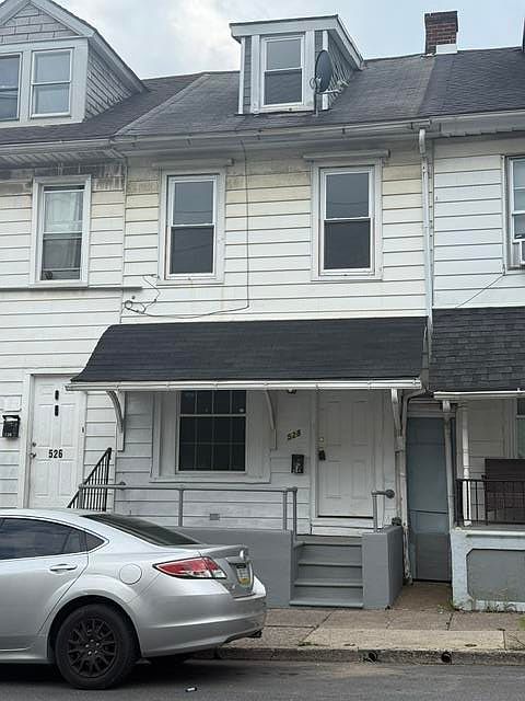 1st image of 528 W Gordon St