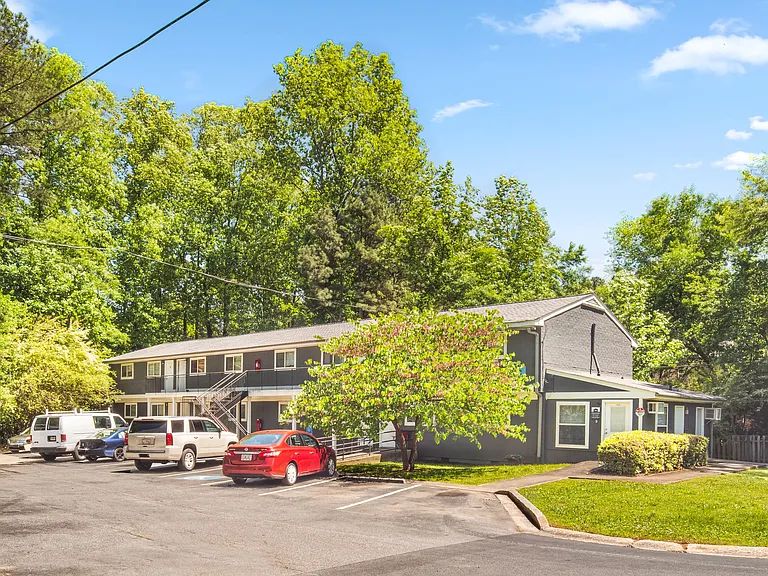 Balfour Forest Apartments — Photo 19