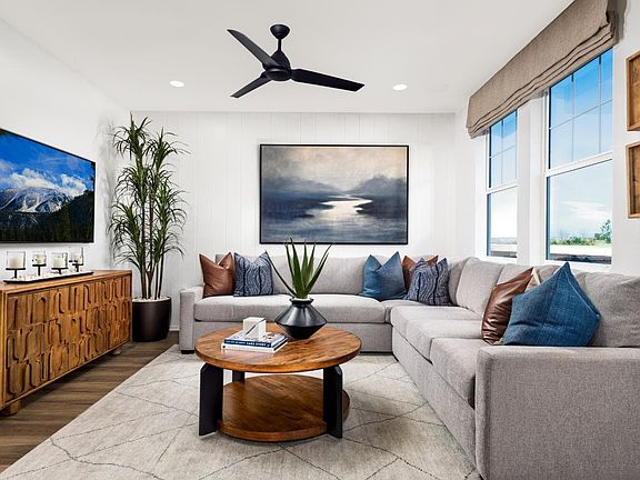 02_Bloom_P2_Family Room