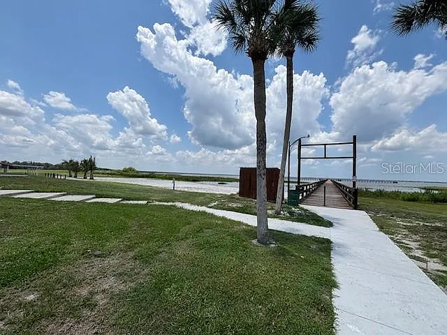 4 bed, 2.5 bath, 1851 sqft, $3,800 — Photo 4