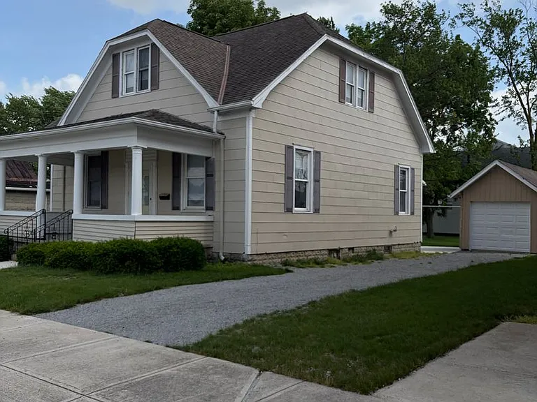279 W 4th St — Photo 1