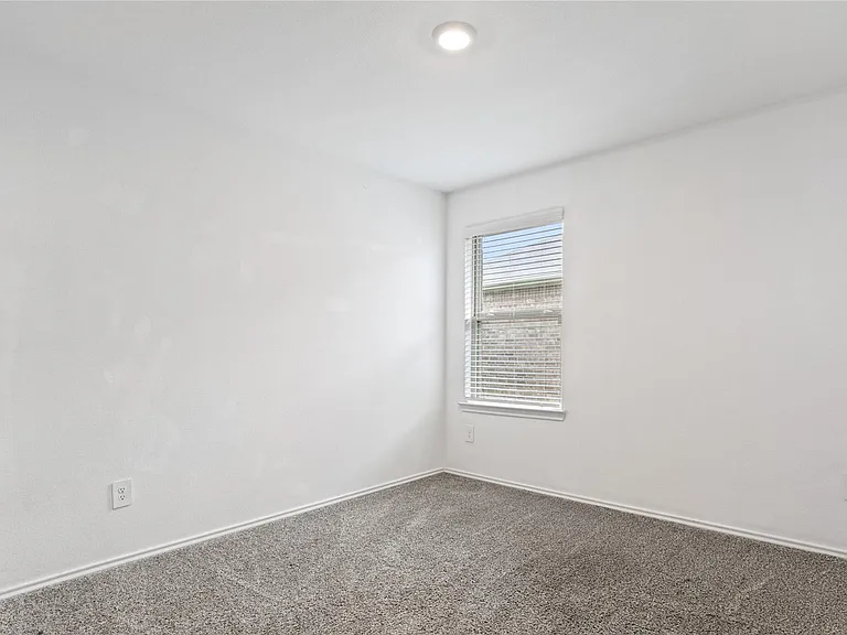 2326 Spruce Cliff Ln — Photo 22